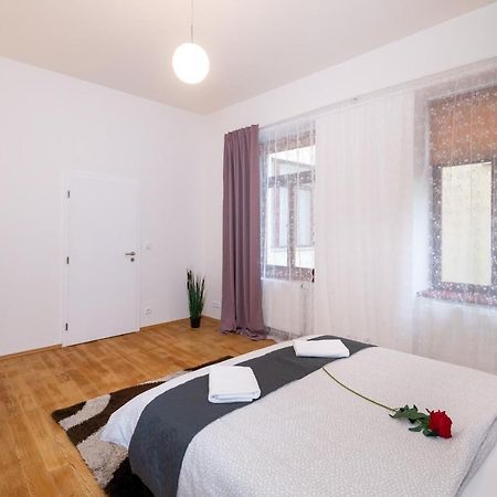 Luxury Apartment In The Center Of Πράγα Εξωτερικό φωτογραφία