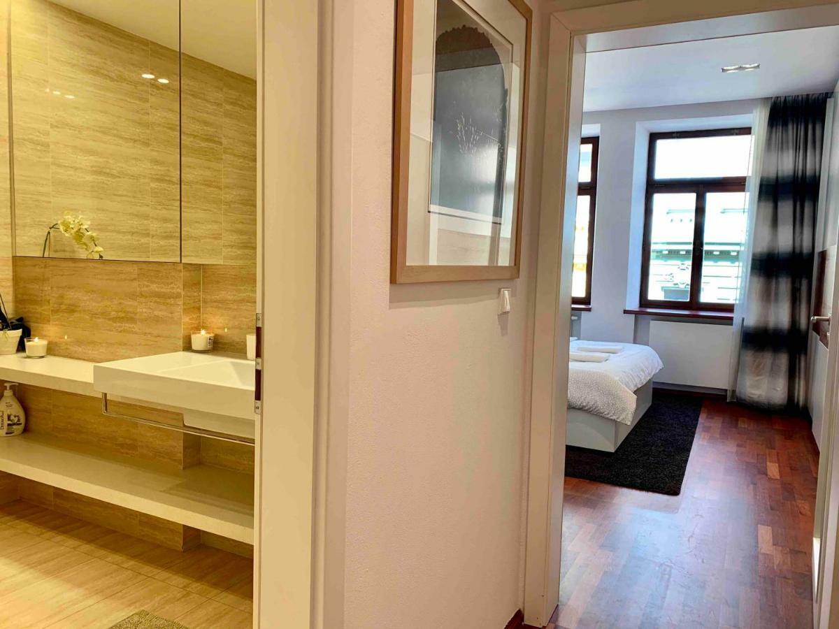 Luxury Apartment In The Center Of Πράγα Εξωτερικό φωτογραφία