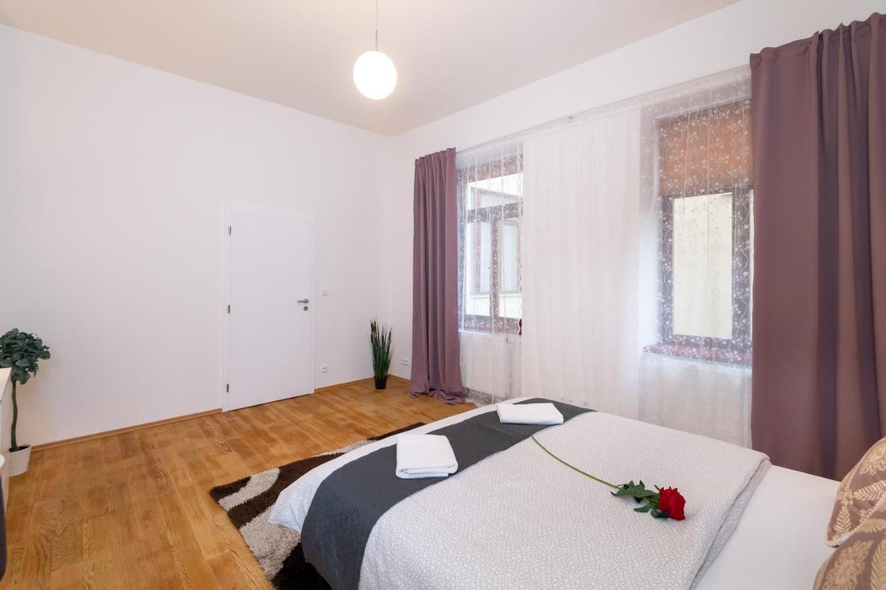 Luxury Apartment In The Center Of Πράγα Εξωτερικό φωτογραφία